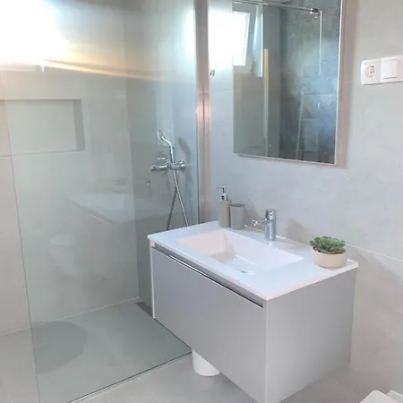 Maris * Baška Voda